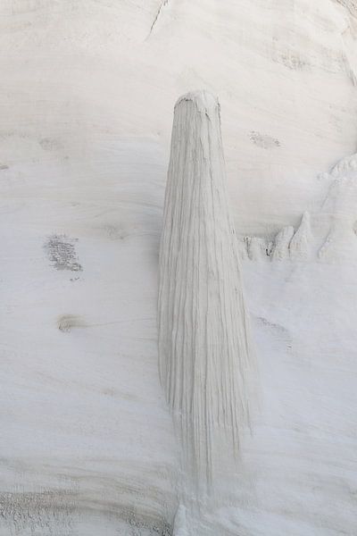 A single stake, the birth of a hoodoo by Gerry van Roosmalen