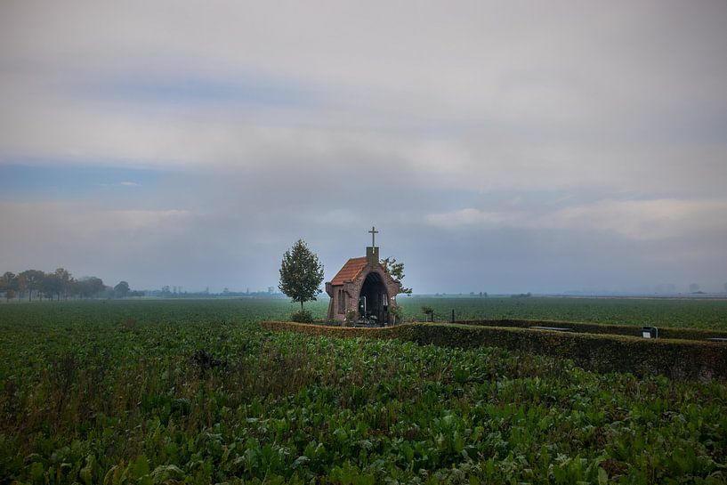 Kapelle auf dem Hügel im Park Lingezegen bei Bemmel von Patrick Verhoef