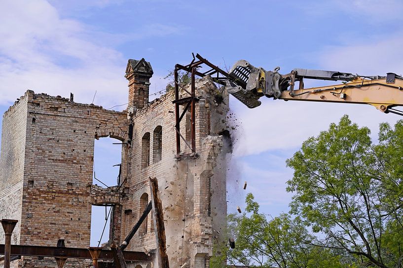 Démolition du bâtiment de stockage du complexe Böllberger Mühle à Halle par Babetts Bildergalerie