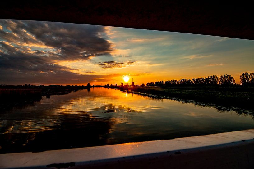 Durch das Fenster von Kevin Gong