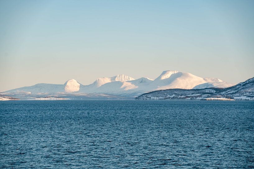 Sonnenuntergang bei Tromso im Winter von Leo Schindzielorz