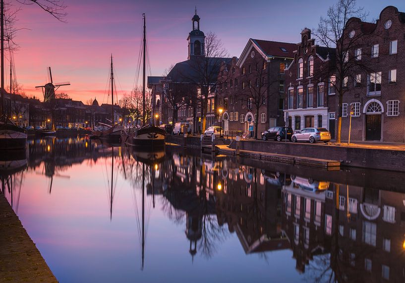 Lange Haven Schiedam au coucher du soleil par Ilya Korzelius