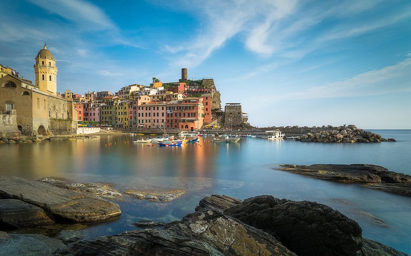Vernazza golden hour by Roelof Nijholt