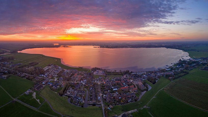 Rijnsaterwoude in evening light by Tomek (tomekyo) Kepa