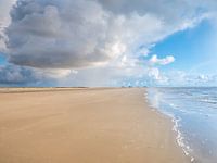 Wolkenlandschaft am Strand an der Nordsee