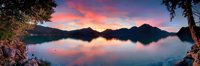 Coucher de soleil panoramique sur le lac Walchensee en Bavière par Voss photographie