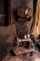 Stilleben mit Nähmaschine