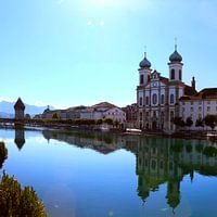 Lucerne au bord de la rivière Reuss, Suisse