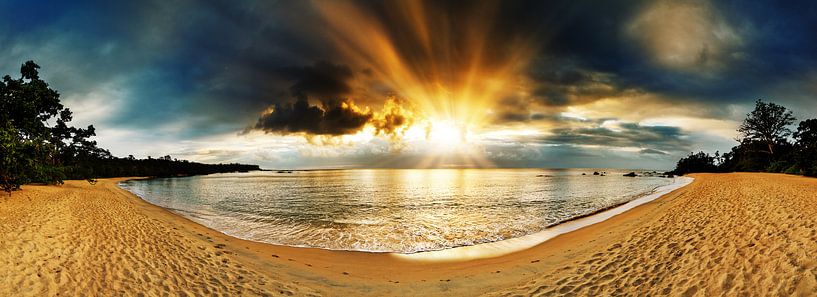 Masoala strand 180 panorama by Dennis van de Water