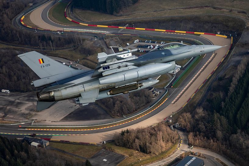 Detailed close-up images of F-16 fighter aircraft. by ross_impress