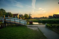 Zonsondergang Zaanse schans, molen en oud Hollands