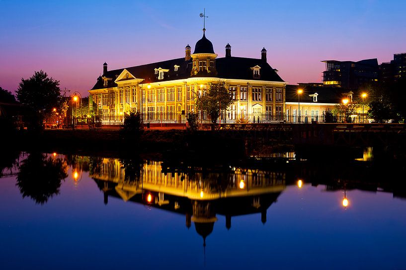 Rijksmunt tijdens het ochtendgloren. by Ramon Mosterd