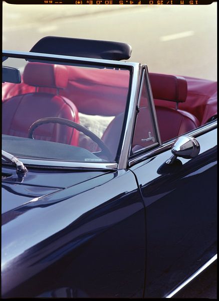 Alfa Romeo Spider by Laura Knipsael