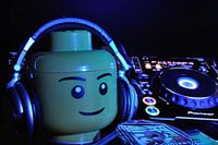 DJ LEGO en action