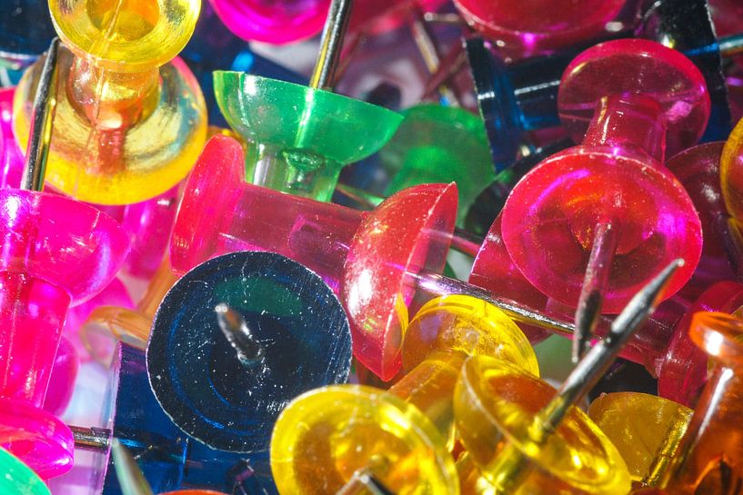 Drawing pins by Robben