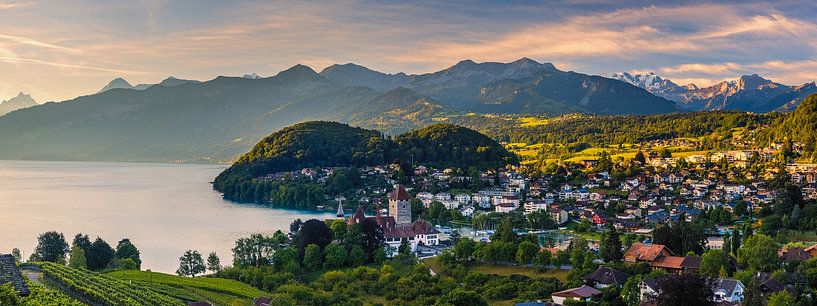 Sunrise in Spiez in the Bernese Oberland by Henk Meijer Photography