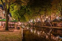 Ein Drink entlang der Utrechter Oudegracht-Gracht