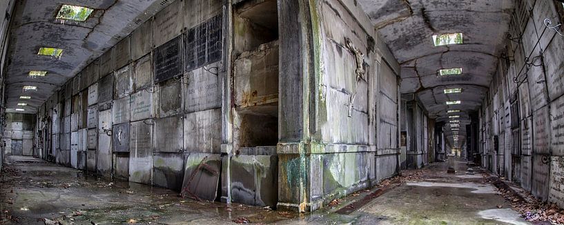 The Hague Centre @ Night by Jack Tet