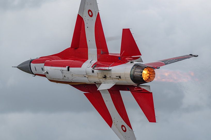 Deense F-16 Solo Display Team 2022 &quot;Dannebrog&quot;. van Jaap van den Berg