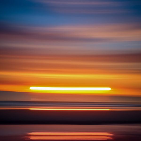 Tube au néon - coucher de soleil en mouvement par Hartmut Anker