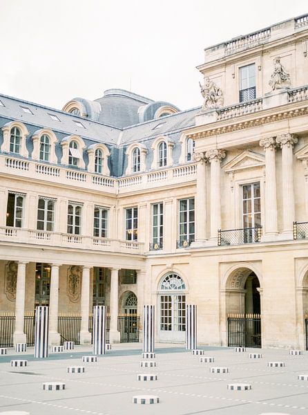 Cour du Palais Royal de la ville de Paris | Photographie de voyage d'art par Michelle Wever