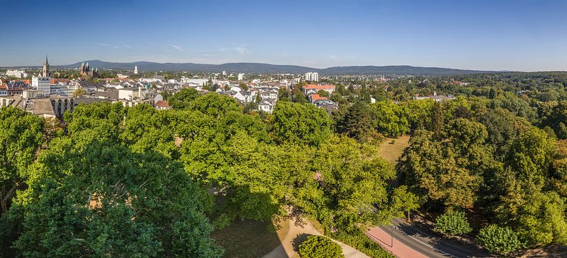 Blick auf den Kurpark von Bad Homburg by Christian Müringer