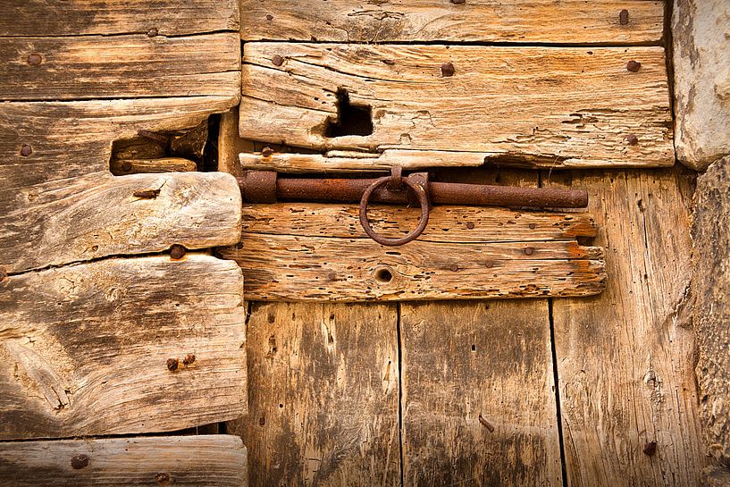 Alte verschlossene Tür von Halma Fotografie