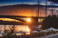 Sonnenuntergang in Mainz, mit Blick auf die Theodor-Heuss-Brücke
