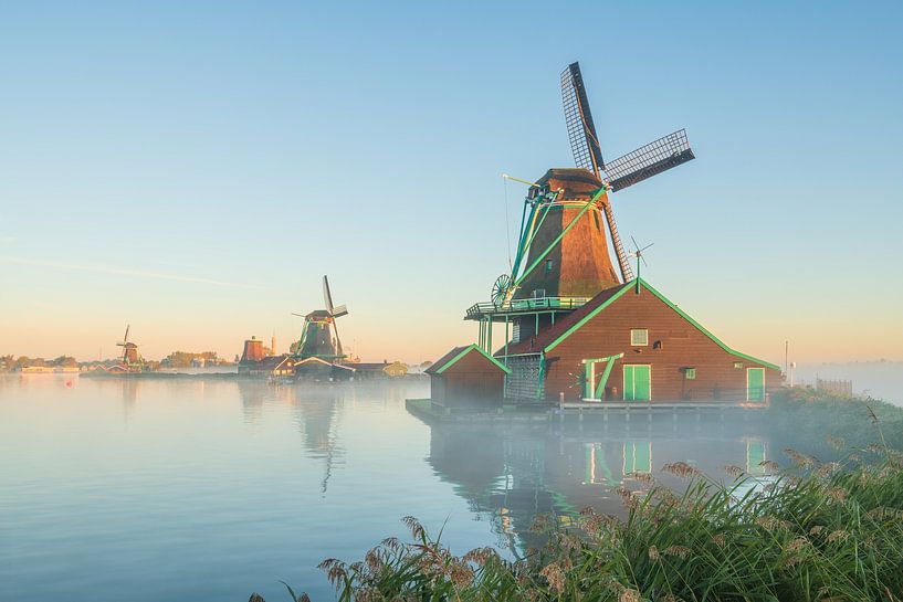 Morgennebel in der Zaanse Schans von Pieter Struiksma