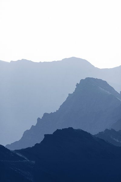 Grafische Landschaft VI von Isaura Avalon