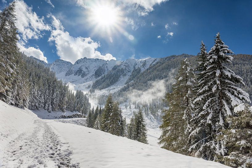 Winter hiking trail on the Klausberg, Tauferer Ahrntal, South Tyrol by Christian Müringer