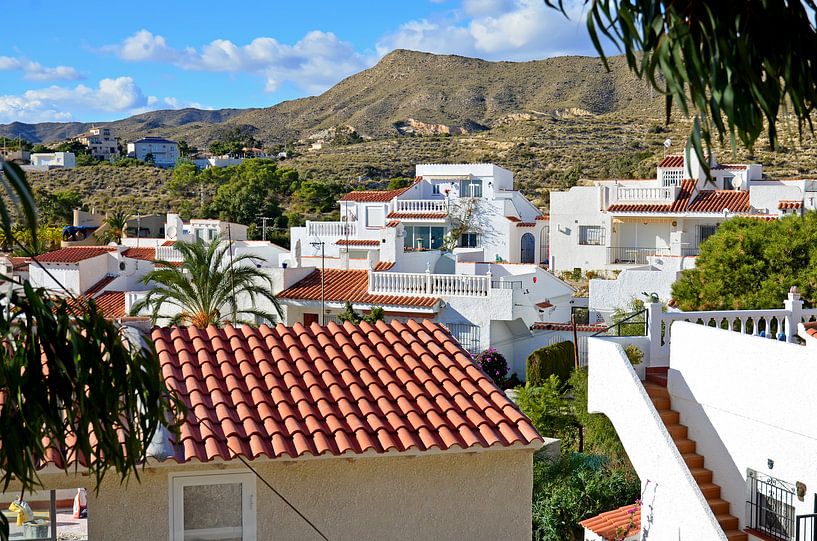 Ansichten von Luxus-Bungalows in El Campollo an der Costa Blanca von Gert Bunt