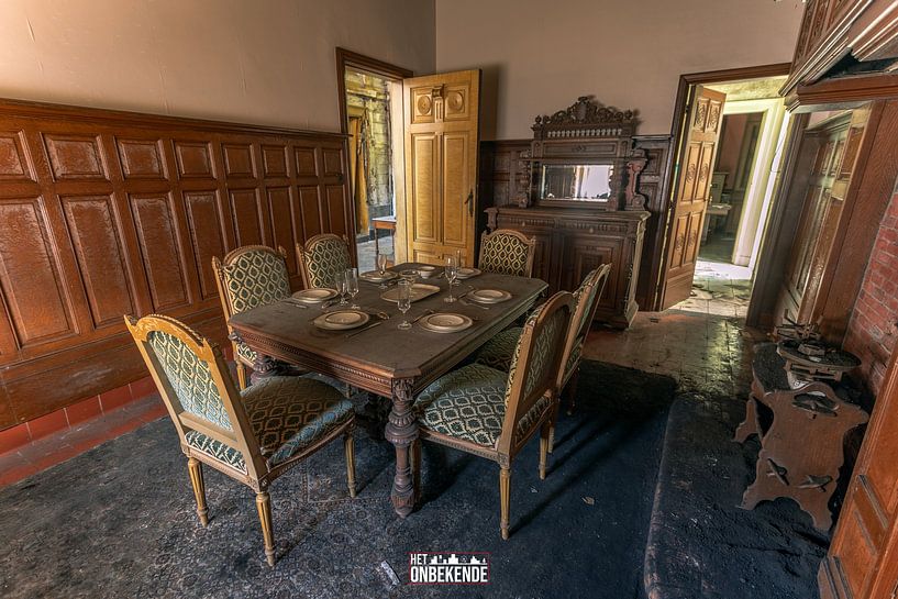 Kleines Esszimmer, andere Ecke. von Het Onbekende