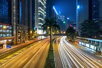 De straten van Hong Kong in de nacht