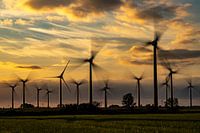 Windpark Norddeutschland, bei Sonnenuntergang
