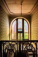 Die Treppe in einer verlassenen italienischen Villa