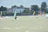Surfen op het IJsselmeer 