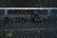 Wartende Menschen // Kunst // Bahnhof // 2