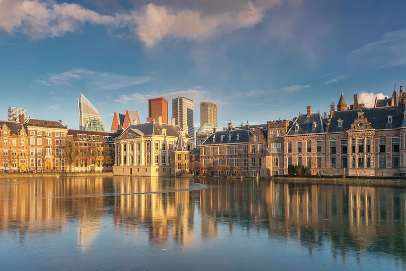Golden building by Jan Koppelaar Fotografie