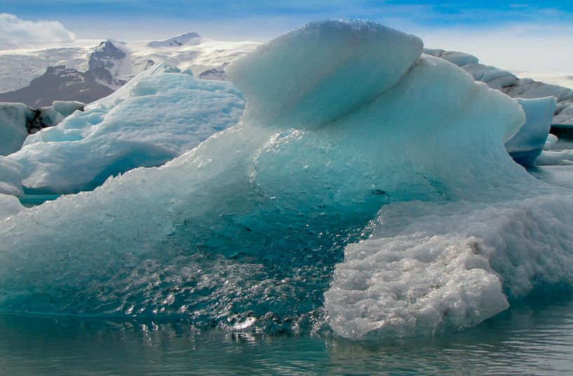 Schmelzendes Eis in den Gletschersee Jokulsarlon, Island von Rietje Bulthuis