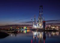 waalhaven rotterdam bluehour harbour 010 crane reflection