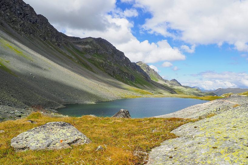 Kristallklare Bergseen – spektakuläre Alpenfotografie mit klaren Spiegelungen und Bergpanorama. Jetzt Wandbild oder Leinwand kaufen und Natur genießen. von Miriam Schwarzfischer Fotografie