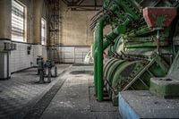 Hall d'une centrale électrique avec générateur