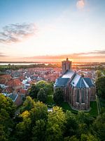 Sonnenuntergang an der Grote Kerk in Elburg