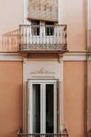 Espagne | Malaga | grandes fenêtres et balcons ornés