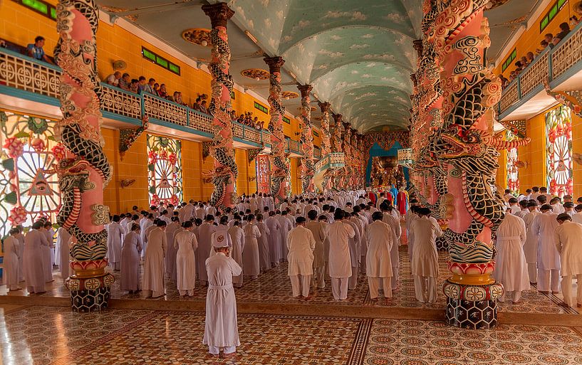 Vietnam: Cao Đài tempel (Tây Ninh) von Maarten Verhees