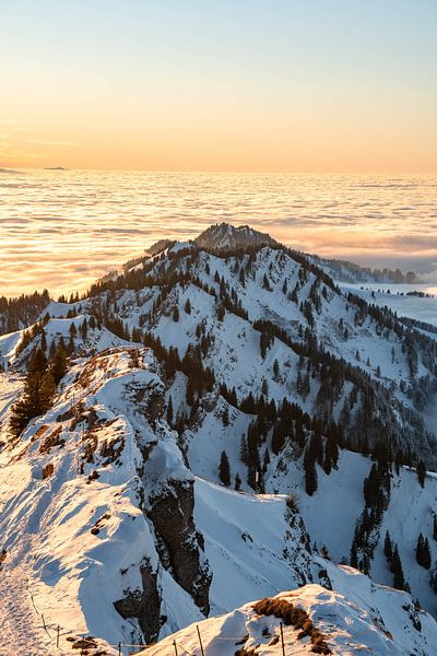 Sonnenuntergang am Hochgrat im Winter bei Obheiter von Leo Schindzielorz