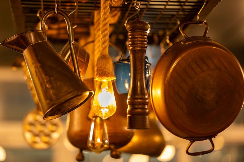 Nature morte de cuisine rustique avec casserole en cuivre par Franklin Driessen