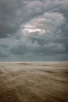 Hinter den Wolken scheint die Sonne