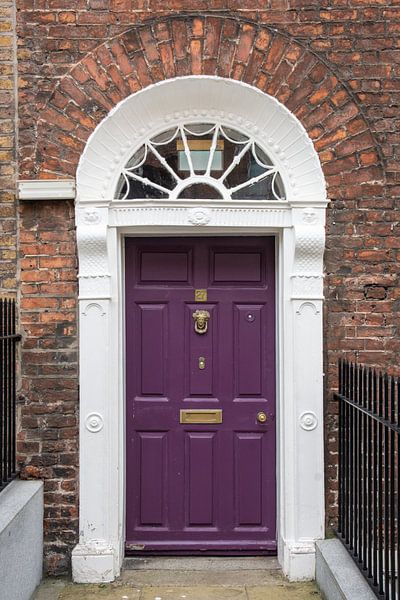 The purple door of house number 27 by Fred Schuch